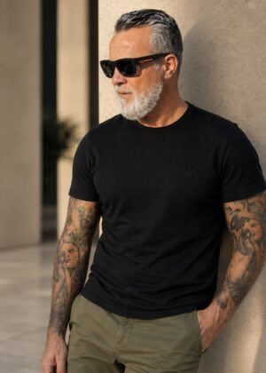T-SHIRT PRETA JERSEY BORDADA
