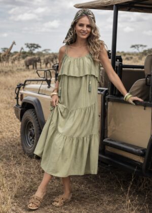 VESTIDO COM FOLHOS
